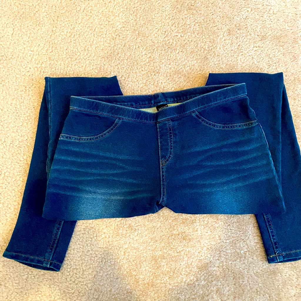 Euc Hue Dark Denim Jeggjngs Size Small
